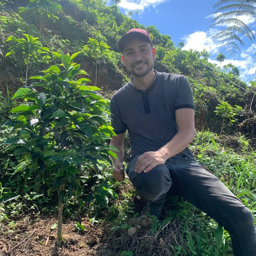 marlon_rojas_farmer_1445x_f2c4c233-b1cd-46a4-b7fe-62fe12a1bbf0.webp